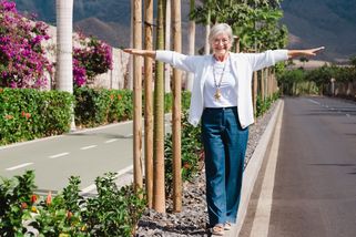 Tohle je nejhorší střih kalhot pro seniorky 60+. Přidává 10 kilo a Češky to neví, takže ho pořád nosí